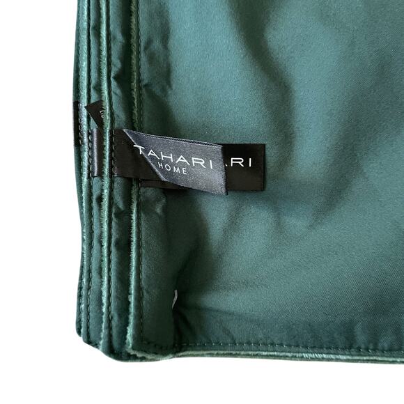Tahari Green Velvet Velour Placemats Set of 4 Christmas Holiday 13x18 New - Picture 10 of 15